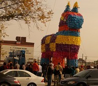 8,000 Lbs. of Candy Stuck Inside World’s Largest Pi�ata