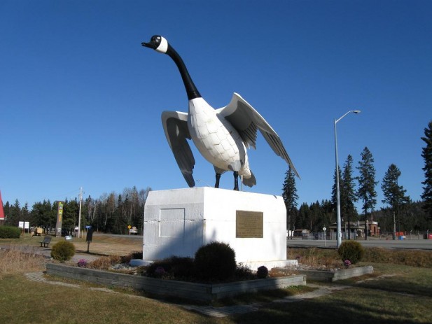 canadian goose statue