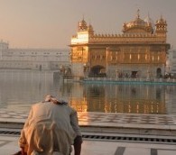 Photo You Must See: Obeisance at the Golden Temple